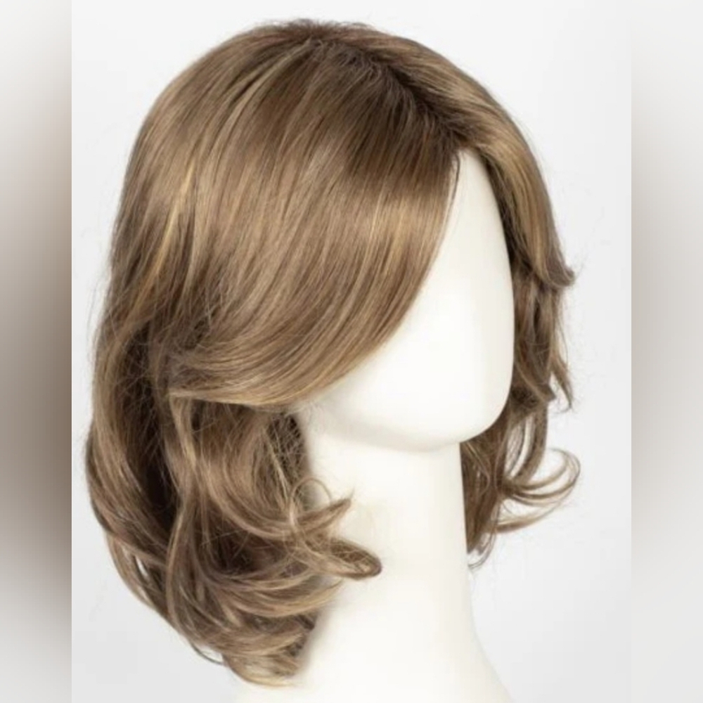 Stylish Light Brown Wavy Hair Wig
